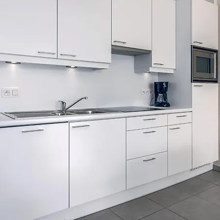 Condor 18 P ニーウポールト